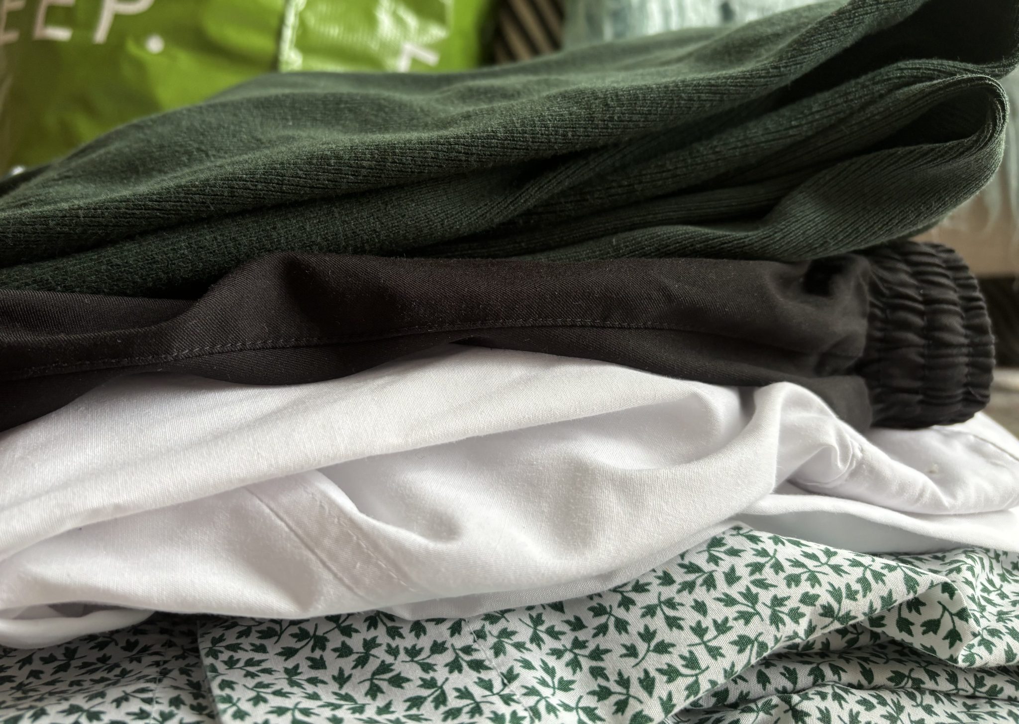 School uniform popular on second-hand marketplaces