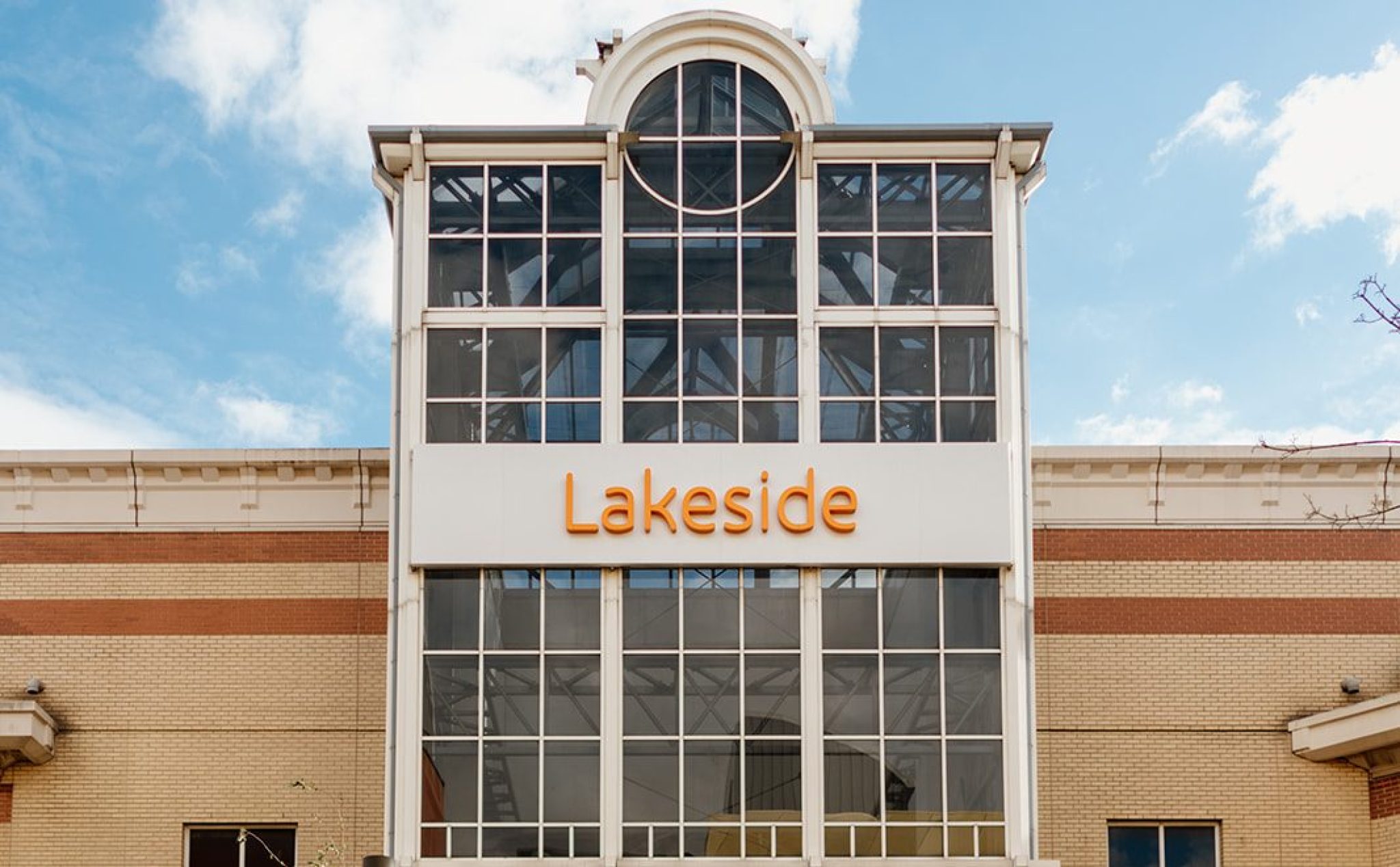 Slow fashion featuring at Lakeside in October